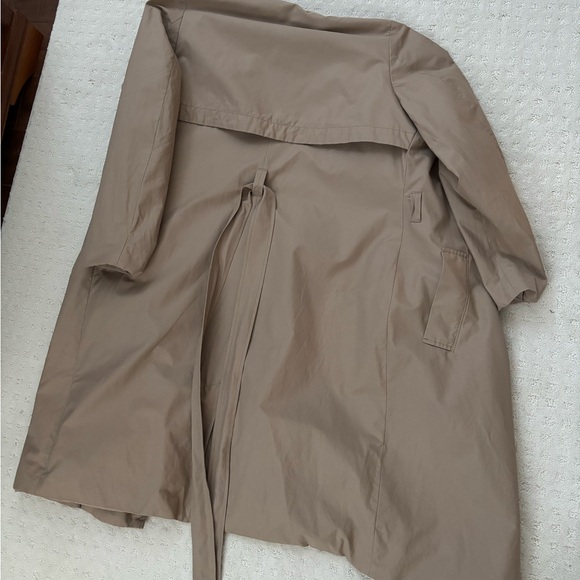 Classic Beige Trench Coat with Belt - Picture 11 of 11